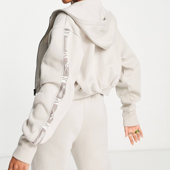 Reebok sweatpants and hoodie in oatmeal - Picture 8 of 15